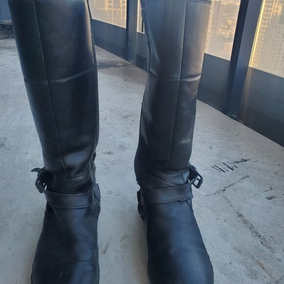 UGG Evanna Tall Leather Boots - Picture 16 of 16